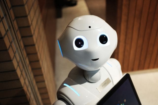 Responsabilidad civil cuando un agente de IA comete un error financiero en una sociedad automatizada por inteligencia artificial