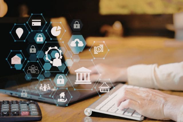 Conoce el presupuesto real para constituir y mantener una empresa autónoma con IA: gastos legales, infraestructura cloud, costos de software y APIs.